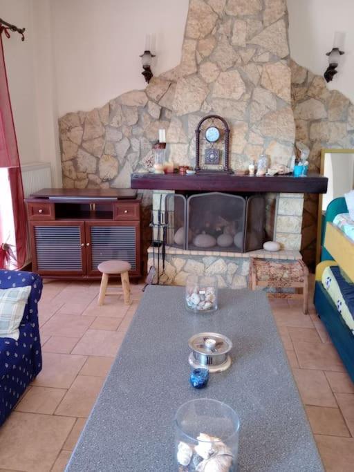 Κορινθιακός Apartment Corinth Exterior photo